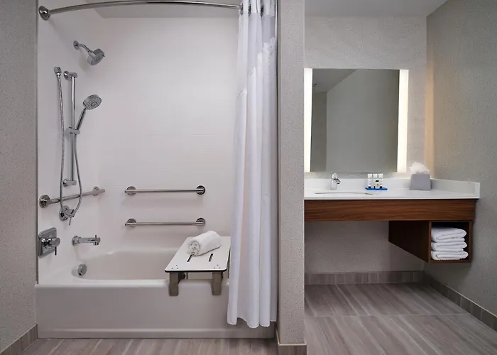 Hotel Express & - By Ihg 3*