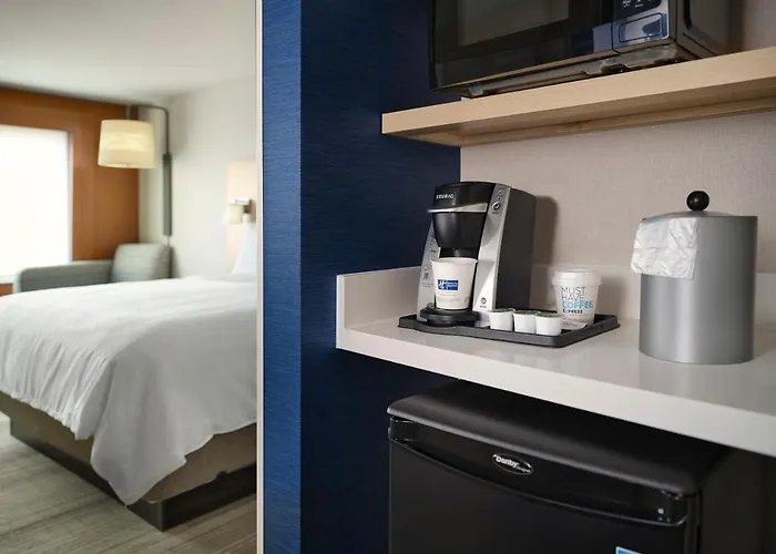 Express & - By Ihg Lockport