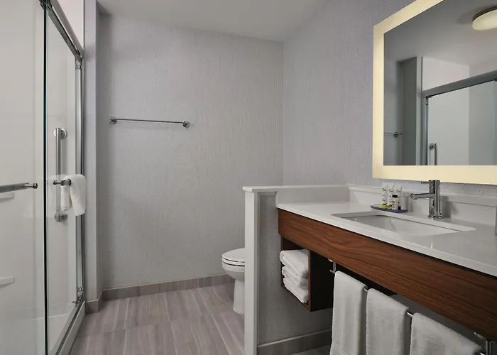 Express & - By Ihg Hotel Lockport
