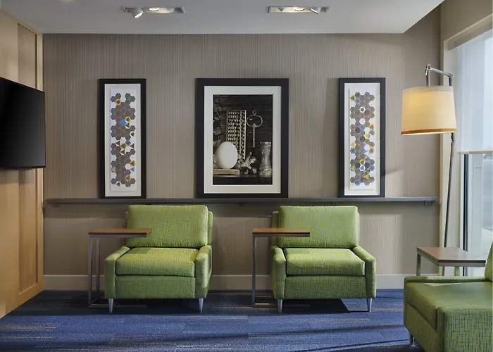 Express & - By Ihg Hotel 3*