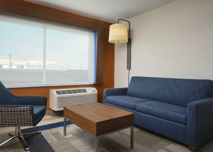 Express & - By Ihg Hotel 3*