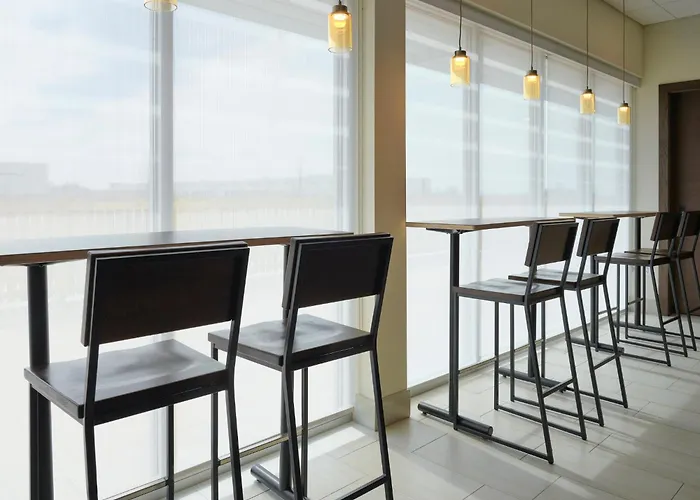 Express & - By Ihg 3* Lockport
