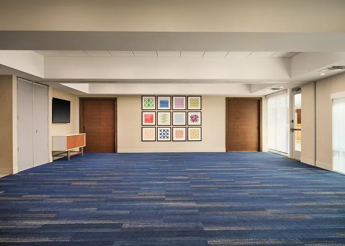 Express & - By Ihg Hotel Lockport